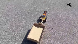 Как сделать трактор из моторчика, картона и палочек? / How to make a tractor?