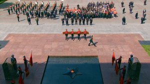 Владимир Путин и лидеры стран СНГ возложили цветы к Могиле Неизвестного Солдата - Россия 1