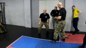 Валерий Крючков о положении рук и стойке перед схваткой
