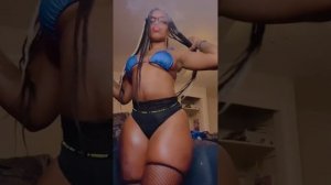 Big black booty shaking