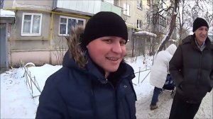 На что готов мужик ради 300 руб / Андрюха первый раз на коньках