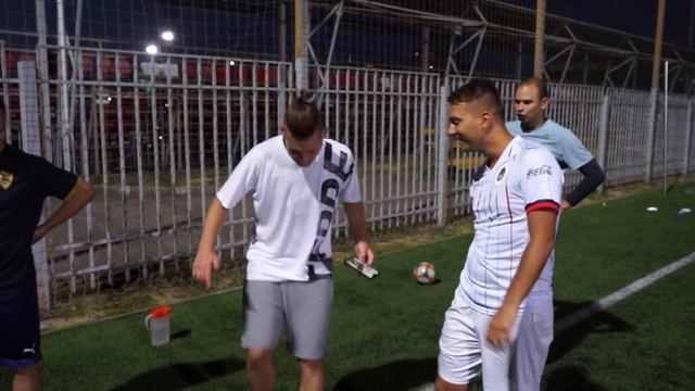 САМЫЙ СКОЛЬЗКИЙ МЯЧ В МИРЕ! / подписчики управляют моим видео смотреть онлайн