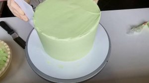 Выравнивание торта кремом