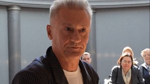Впервые женился в 45! Вот как выглядит молодая жена Олега Меньшикова
