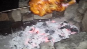 Вертел своими руками.Можно использовать даже в походе справится даже подросток