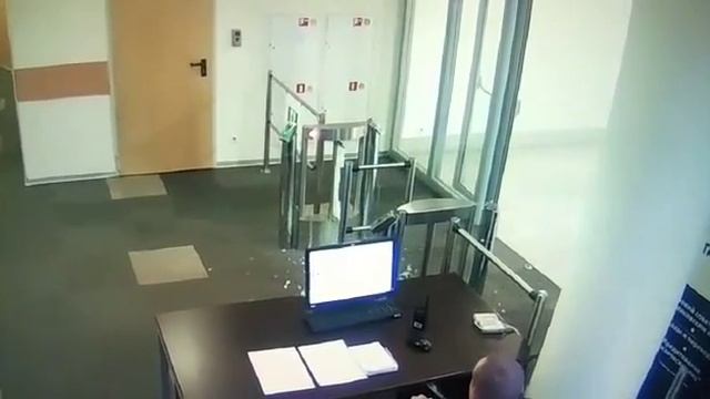 Что это было? Полтергейст!? смотреть онлайн