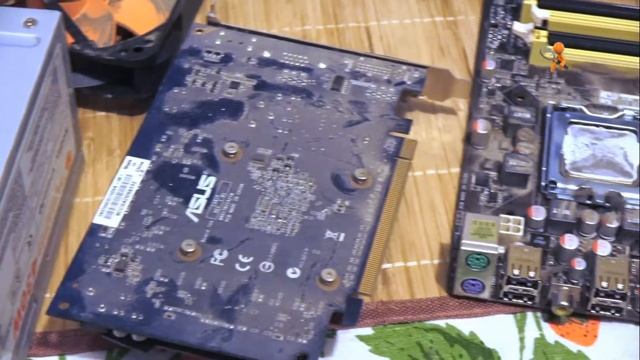 Разборка и чистка компьютера от пыли своими руками. Замена термопасты процессора(CPU) смотреть онлайн