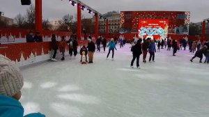 Катание на коньках на Красной площади