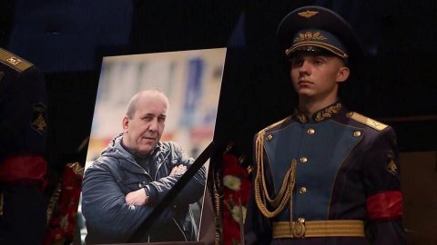 Заслуженного артиста России Сергея Пускепалиса проводили в последний путь аплодисментами