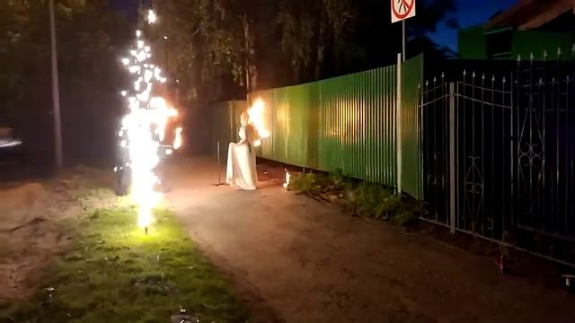 Фонтаны холодного огня и огненные символы