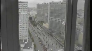 Все колеса по рельсам стучат , говорят на бегу....