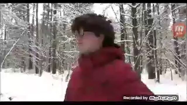 Реакция на очкастого красавчика