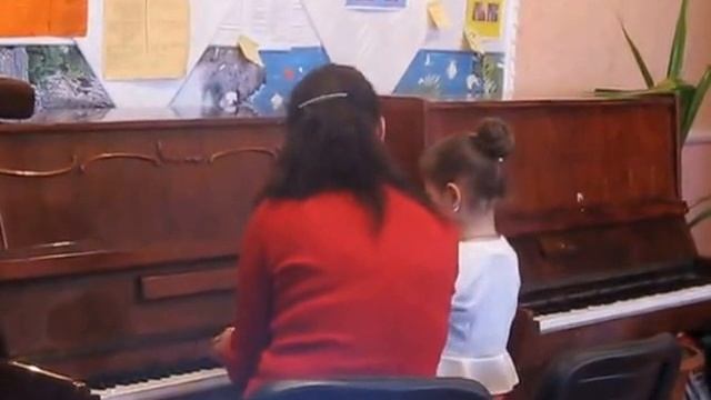 Первый концерт Очень волновались, но все прошло на ура!!! Этюд "курочка" смотреть онлайн