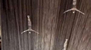 Ныряльщики за жемчугом Dubai Waterfall