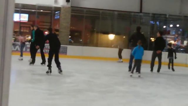 Мы на катке! смотреть онлайн