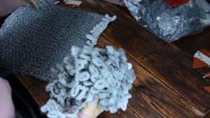 Как вязать  петельчатой пряжей Шарф руками без спиц и крючка