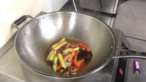 Лапша Вок с креветками. Рецепт Wok дома
