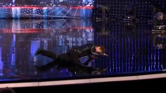 Китаец танцует танец как будто он дерётся смотреть онлайн