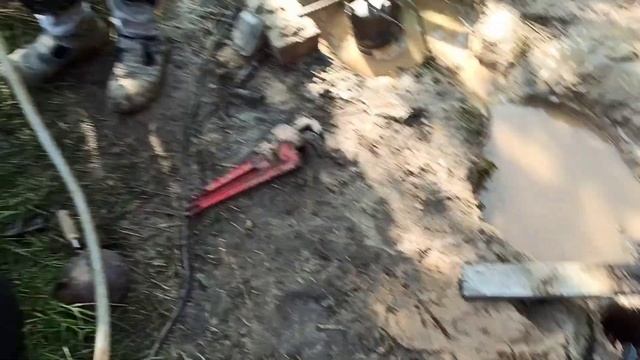 сложная скважина в камнях и пылеватом песке! хоть и не много, но зато своя и хорошая! смотреть онлайн