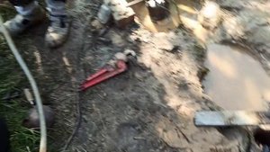 сложная скважина в камнях и пылеватом песке! хоть и не много, но зато своя и хорошая!