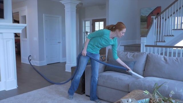 Система "шланг-невидимка": чистка мягкой мебели смотреть онлайн