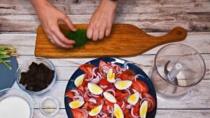 Салат с Помидорами и Сухариками из бородинского хлеба. Легкий салат без майонеза.