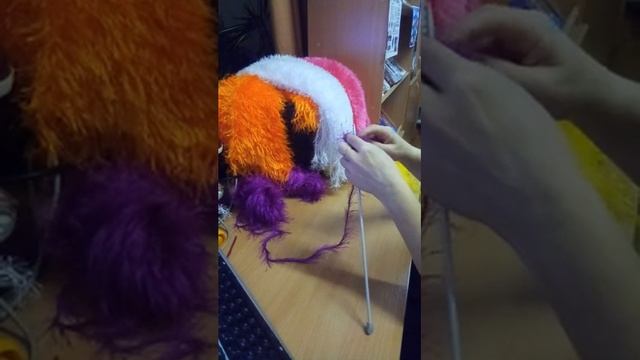 Вяжем шарф из пряжи травка