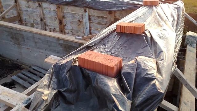 066 Заливка третьего яруса подвала. Стройка дома своими руками смотреть онлайн