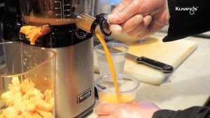 Kuvings CS600 Slow Juicer Chef in a juice bar of Paris