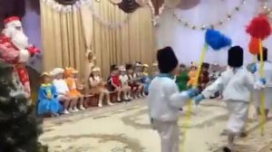 Танец снеговиков