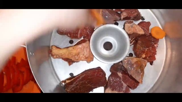 Мясо? в мантоварке с овощами ???