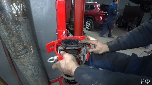 Замена Передних Стоек Каяба на Тойоту Короллу Е 120 смотреть онлайн