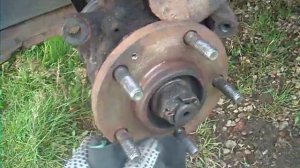 Hyundai Trajet Front brake disc (How to change)Part 2