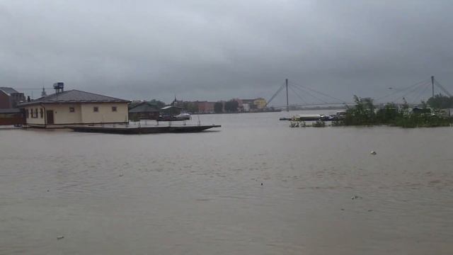 Reka Sava poplava смотреть онлайн