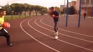 Необычный бой -кикбоксинг против бокса 2 минуты и заключительная минута  бокс