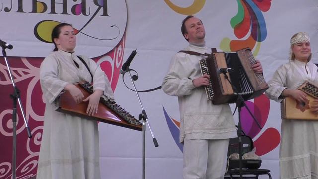Ансамбль "Дудочки" @ у Большого Новодевичьего пруда 18.04.2015 (1)