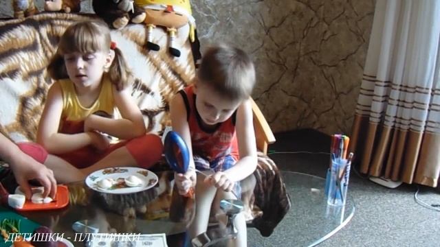 Корова из яйца. Cow from an egg. Поделки своими руками. смотреть онлайн