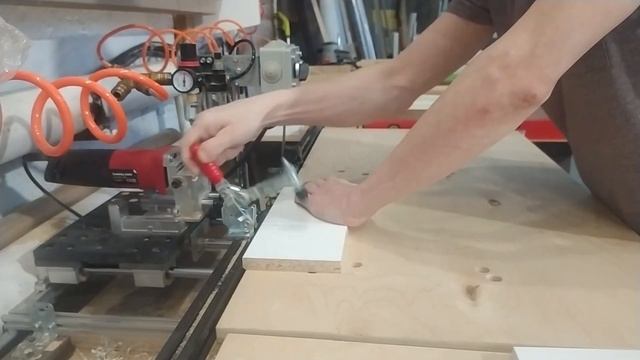 Присадка и сборка мебели на станках и шаблонах смотреть онлайн