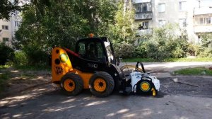 Дорожная фреза Simex на минипогрузчике JCB 190