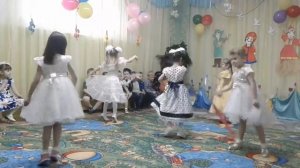 Танец с лентами на выпускной Я рисую этот мир