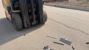 Магнитный подборщик для вилочного погрузчика с системой очистки