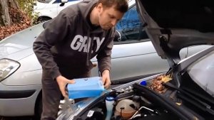 Peugeot 308 - How to add windshield washer fluid to car