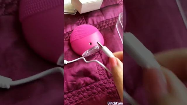 Электрическая щетка для лица Foreo смотреть онлайн