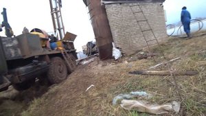 Золотая скважина - часть 1 / Плывун опустился вниз и похоронил скважину, а трубу сломала
