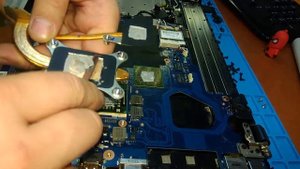 Выключается во время работы Устраняем перегрев ноутбука Samsung NP305V5A.