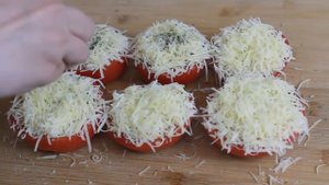Запеченные помидоры, вкуснятина на все случаи жизни! Проще не бывает!