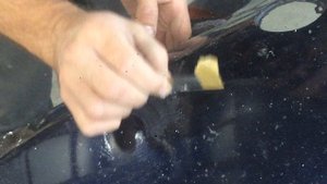 Как убрать подтеки лака  . Простой  способ .