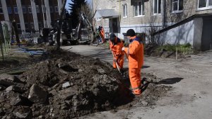 Во дворах города Чебоксары меняют асфальт