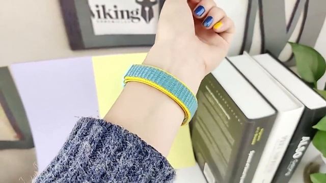 Нейлоновый ремешок для фитнес-браслета Xiaomi Mi Band 3/4/5/6/7 (ми бэнд), черный смотреть онлайн