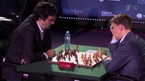Гроссмейстеры из разных стран съехались в Москву на международный турнир по быстрым шахматам